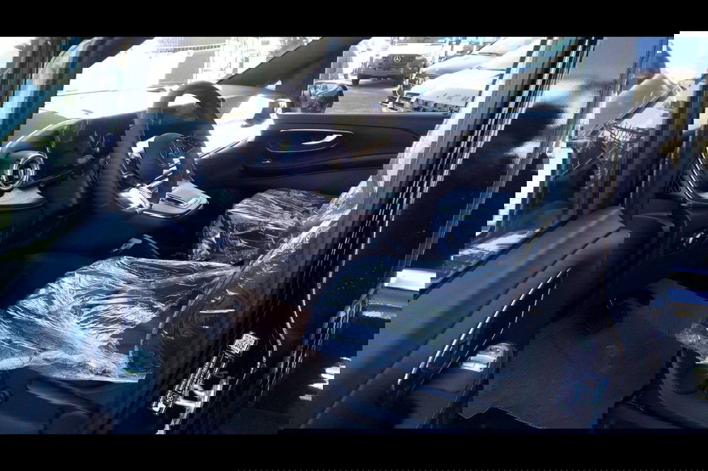 Mercedes-Benz Classe V nuova a Pescara (11)