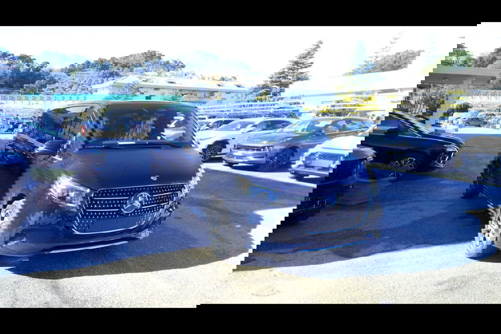 Mercedes-Benz Classe V nuova a Pescara (2)