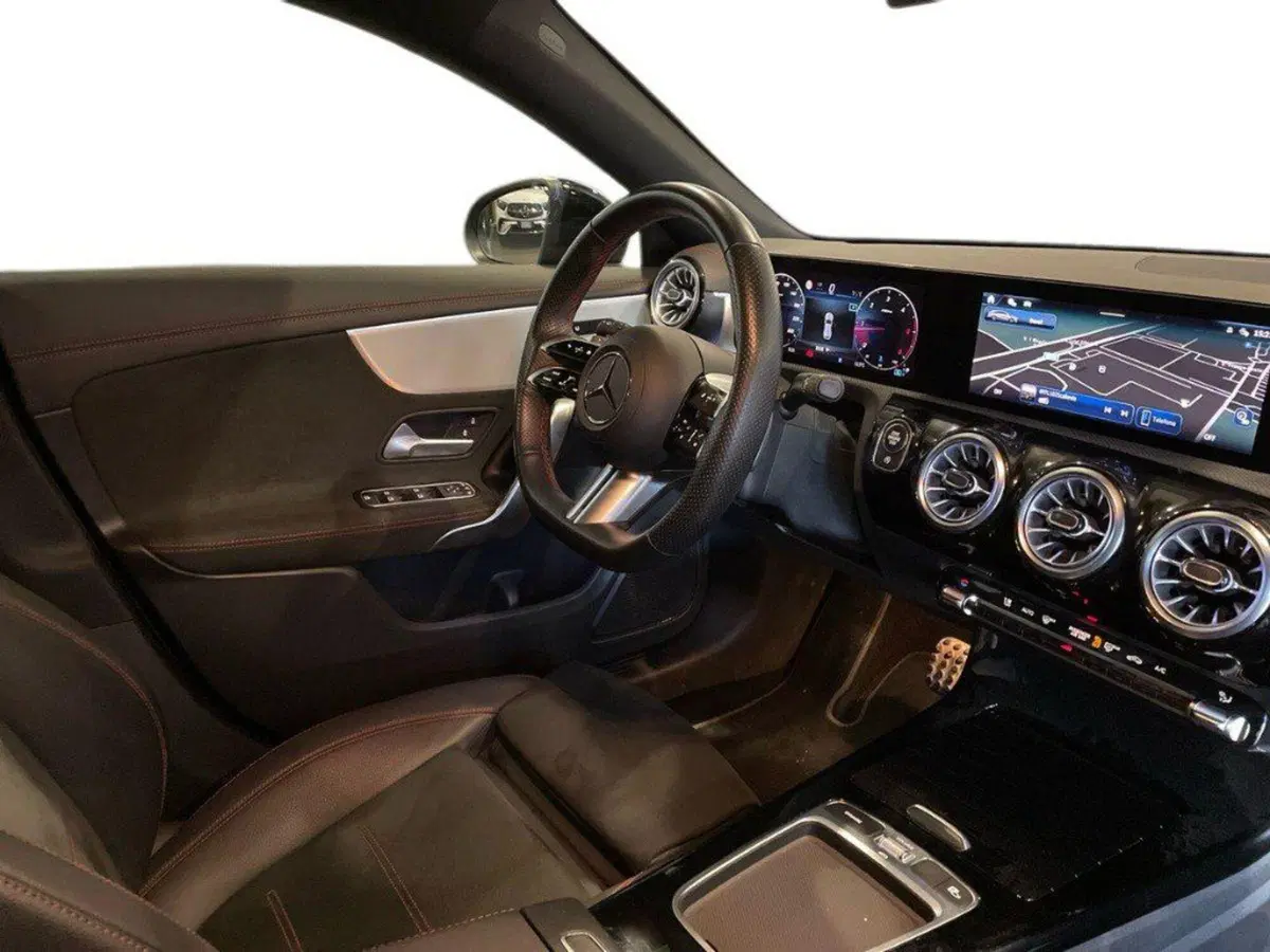 Mercedes-Benz CLA Shooting Brake usata a Rimini (12)