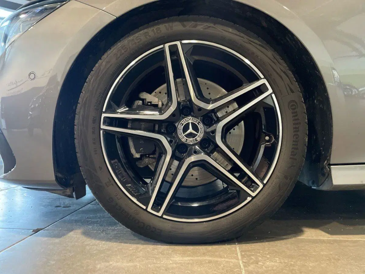 Mercedes-Benz CLA Shooting Brake usata a Rimini (8)