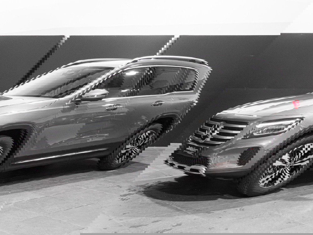 Mercedes-Benz GLB nuova a Ancona