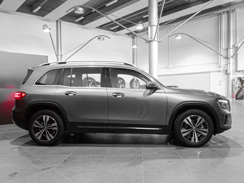 Mercedes-Benz GLB nuova a Ancona (10)