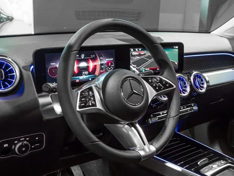 Mercedes-Benz GLB nuova a Ancona (12)