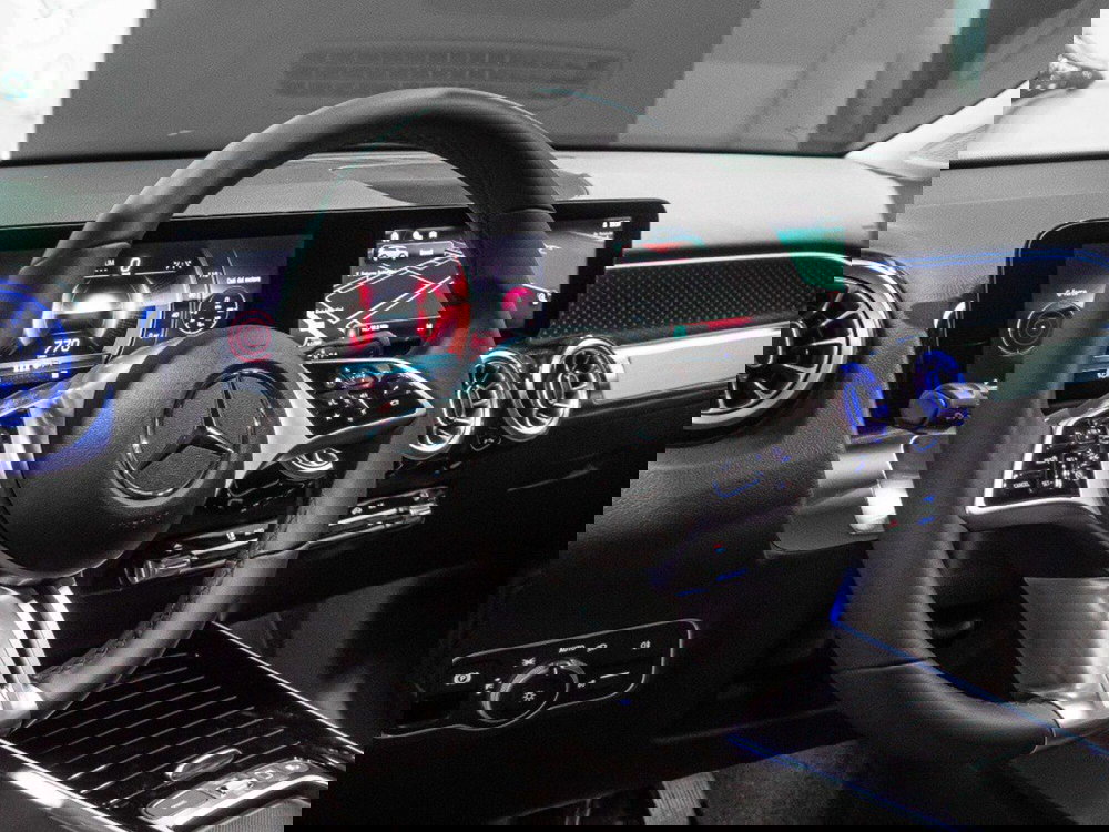 Mercedes-Benz GLB nuova a Ancona (12)