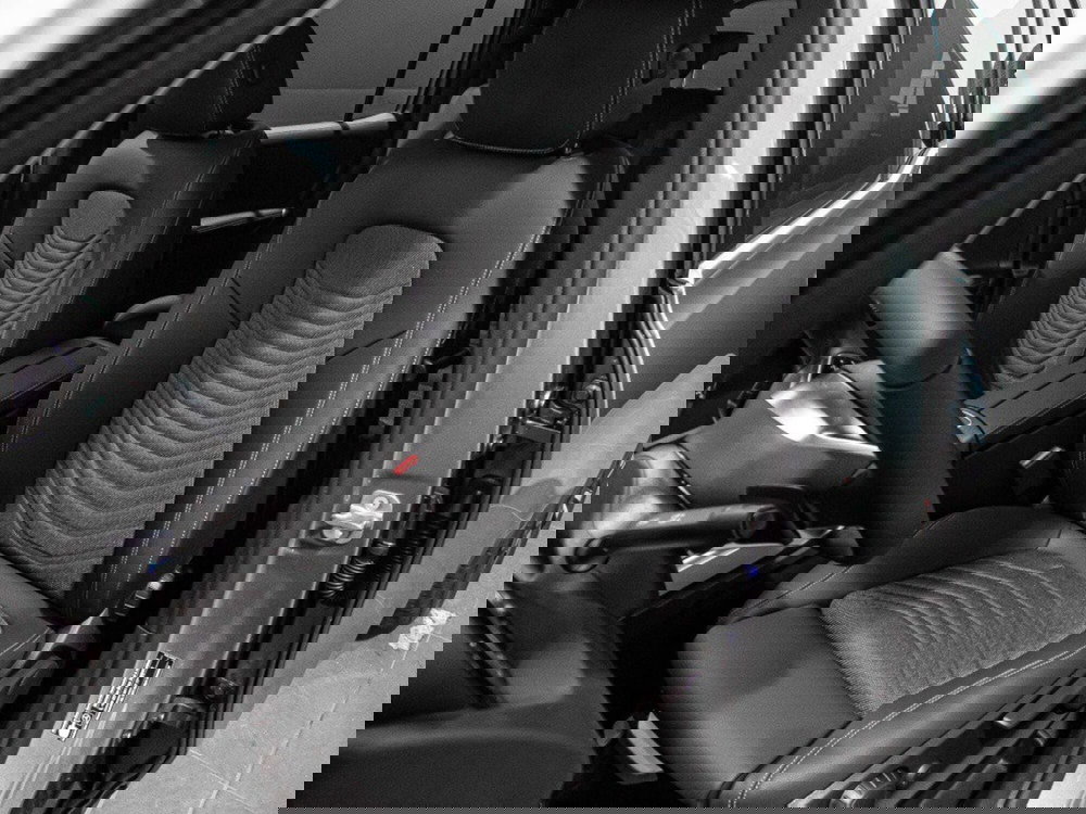 Mercedes-Benz GLB nuova a Ancona (13)