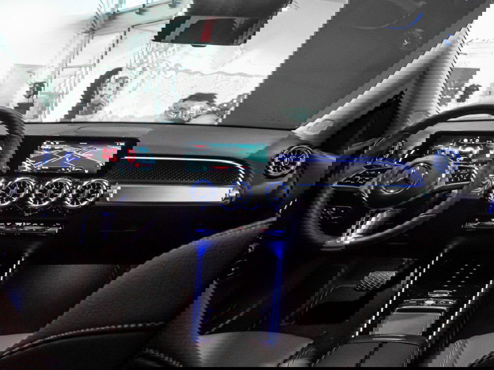 Mercedes-Benz GLB nuova a Ancona (17)