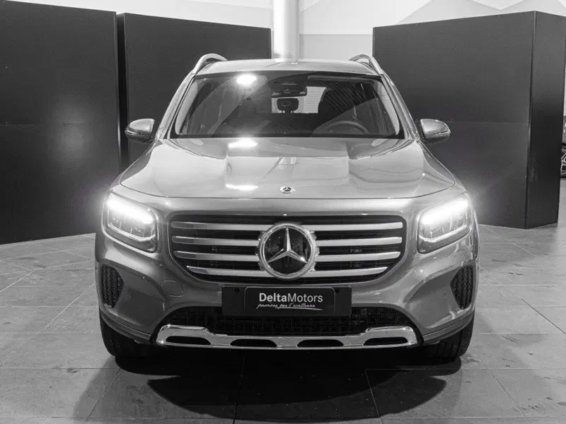 Mercedes-Benz GLB nuova a Ancona (2)