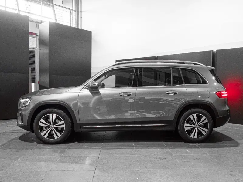 Mercedes-Benz GLB nuova a Ancona (5)