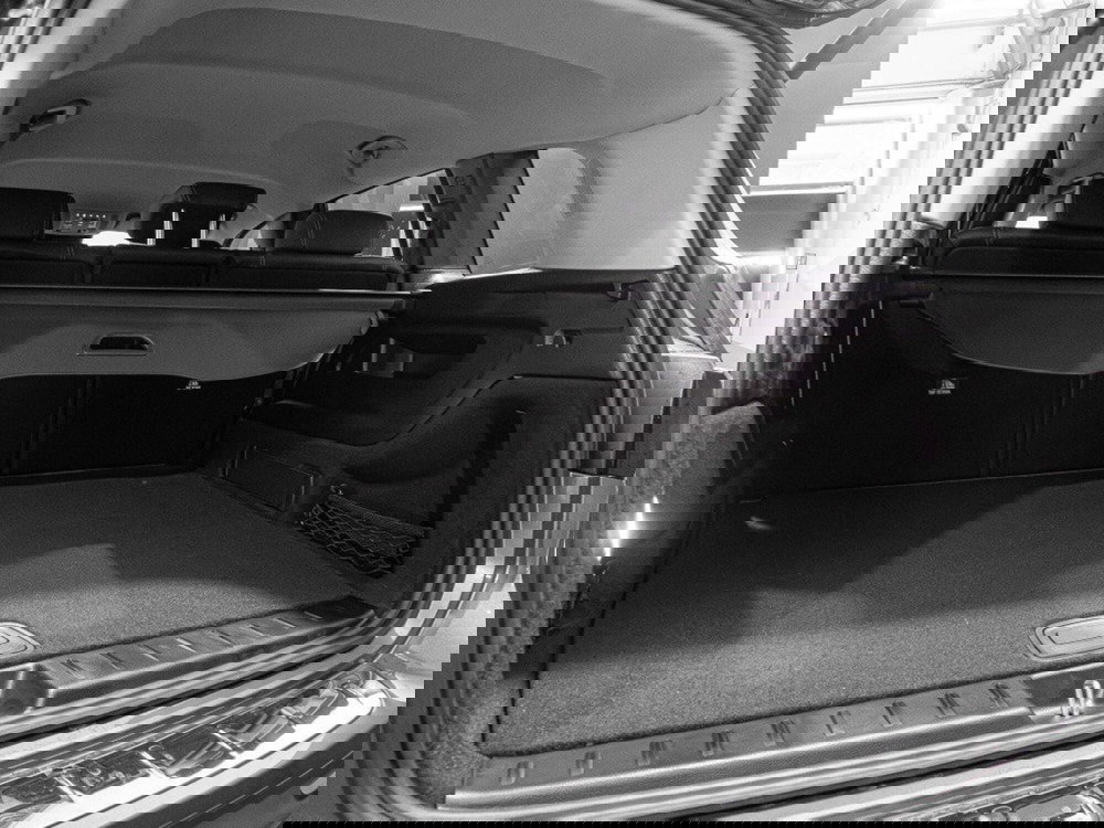 Mercedes-Benz GLB nuova a Ancona (9)