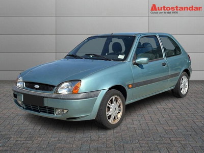 Ford Fiesta 1.2i 16V cat 3 porte Ghia del 2001 usata a Moncalieri