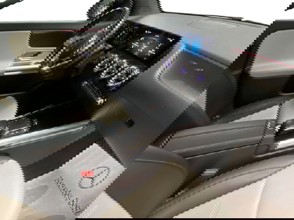 Mercedes-Benz GLA SUV usata a Napoli (15)