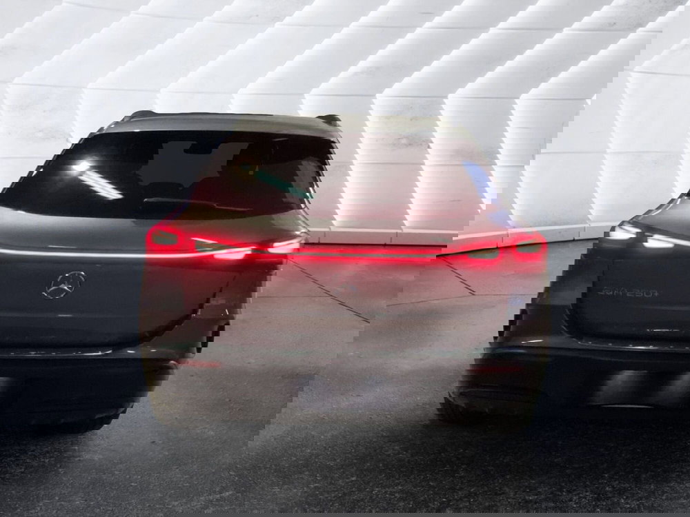 Mercedes-Benz EQA usata a Caserta (7)