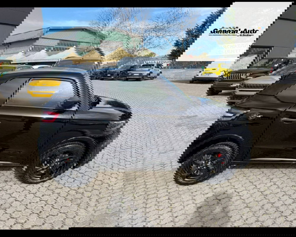 Ligier JS50 nuova a Lucca (8)