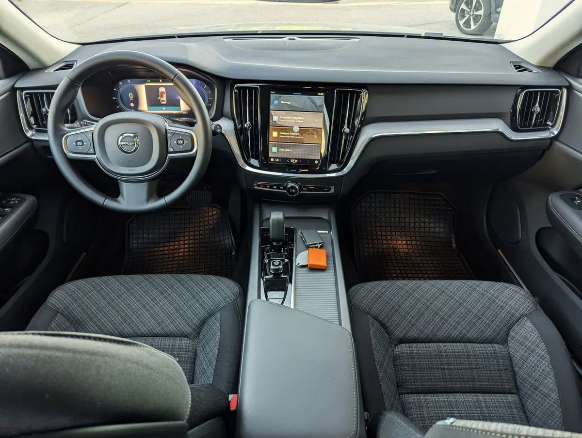 Volvo V60 nuova a Pescara (10)