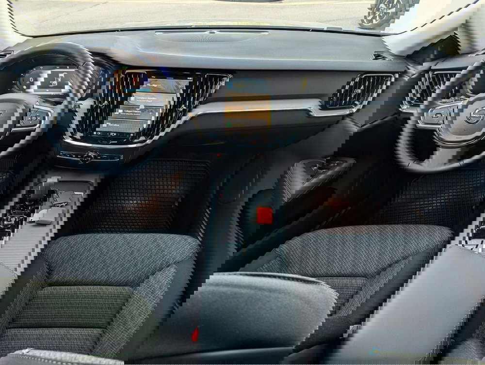 Volvo V60 nuova a Pescara (10)