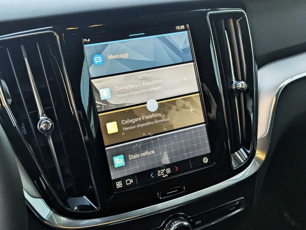 Volvo V60 nuova a Pescara (14)