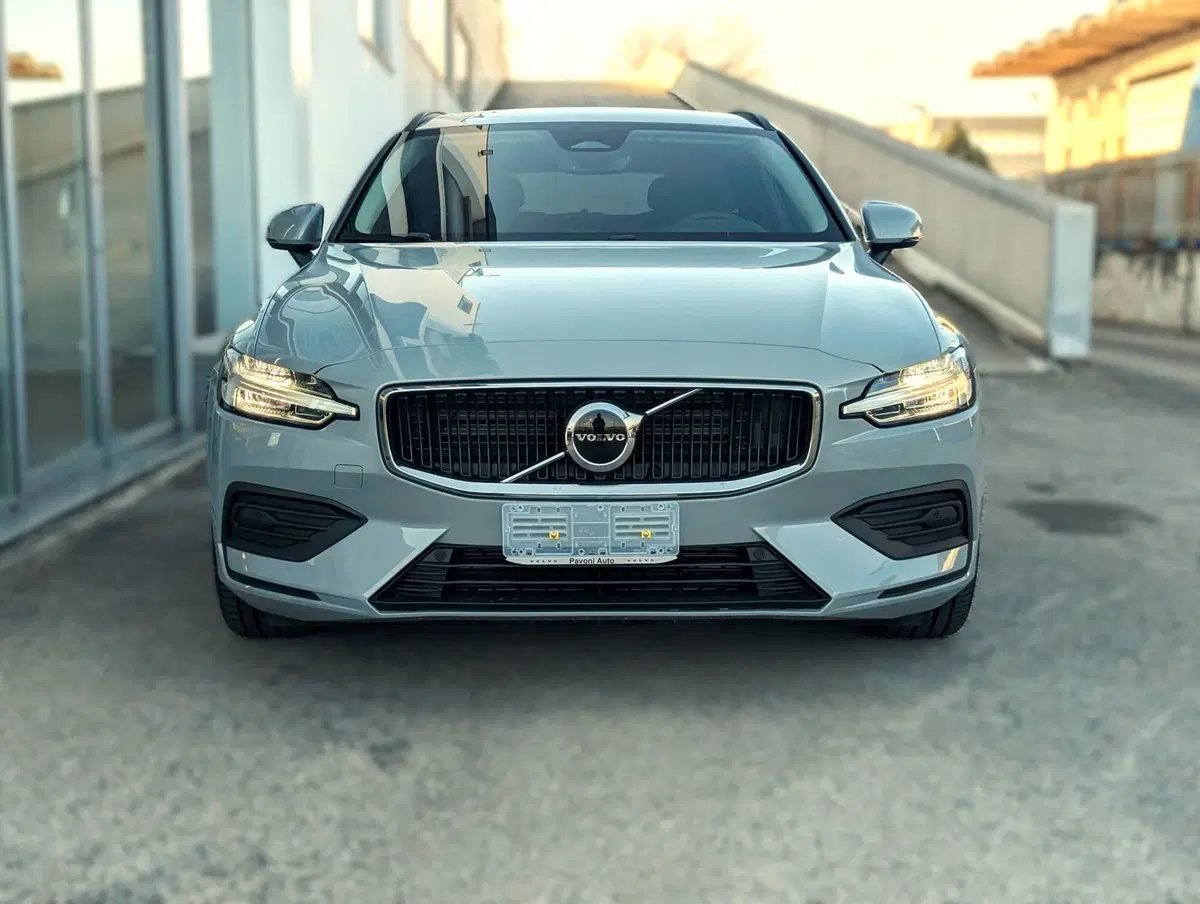 Volvo V60 nuova a Pescara (2)