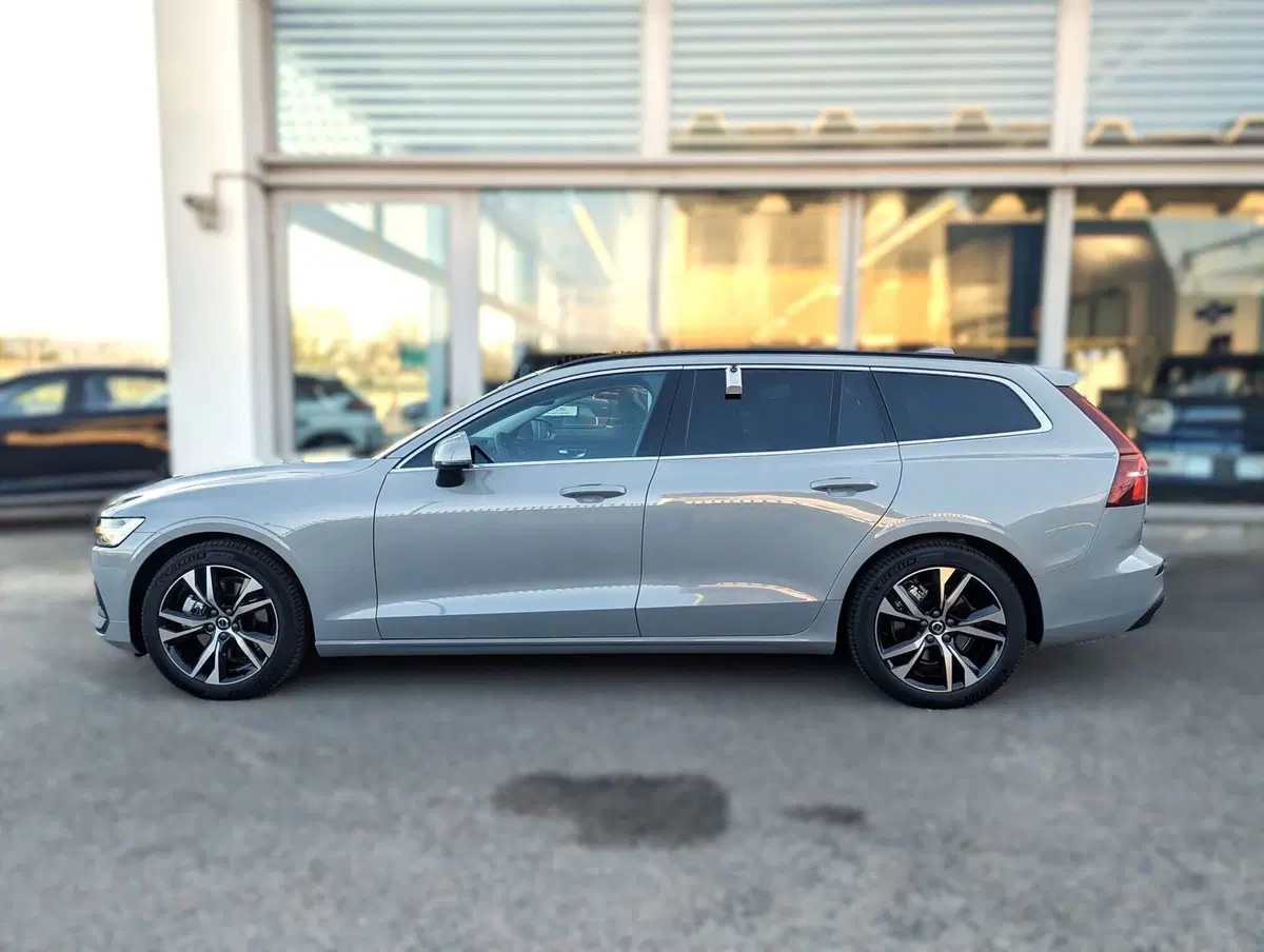 Volvo V60 nuova a Pescara (3)