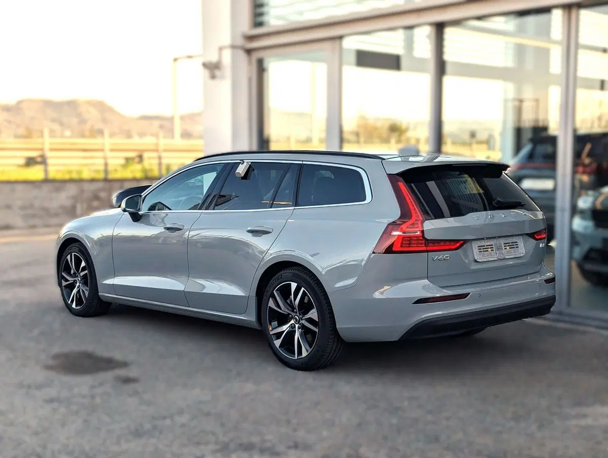 Volvo V60 nuova a Pescara (4)