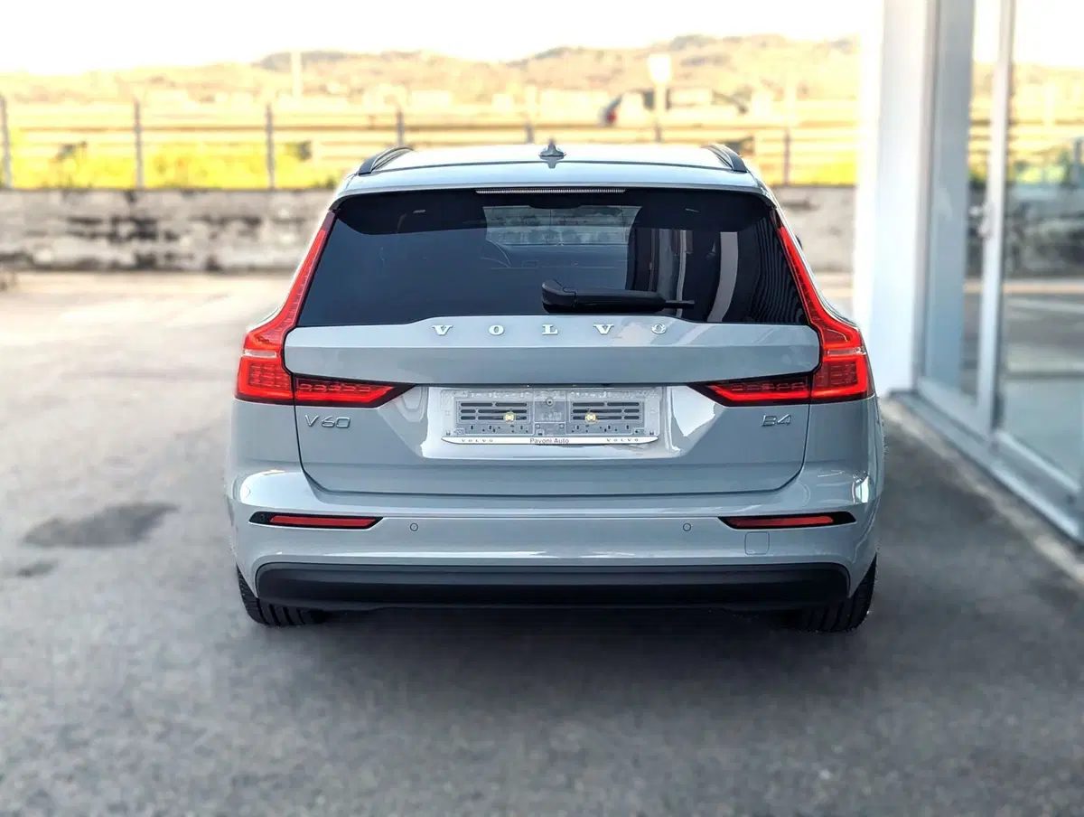 Volvo V60 nuova a Pescara (6)