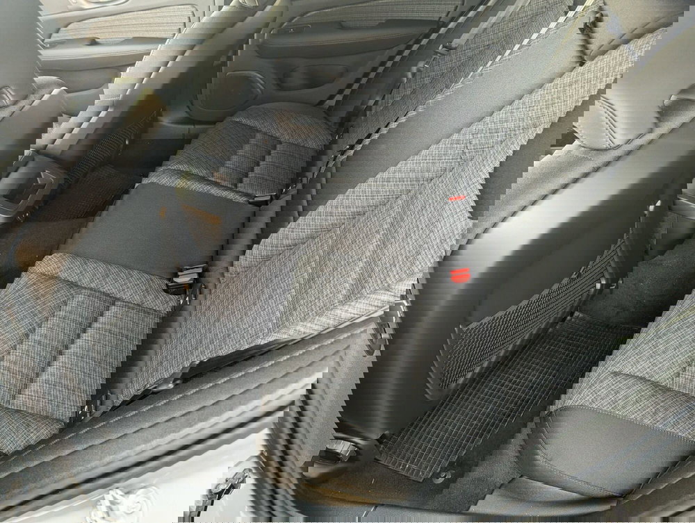 Volvo V60 nuova a Pescara (9)