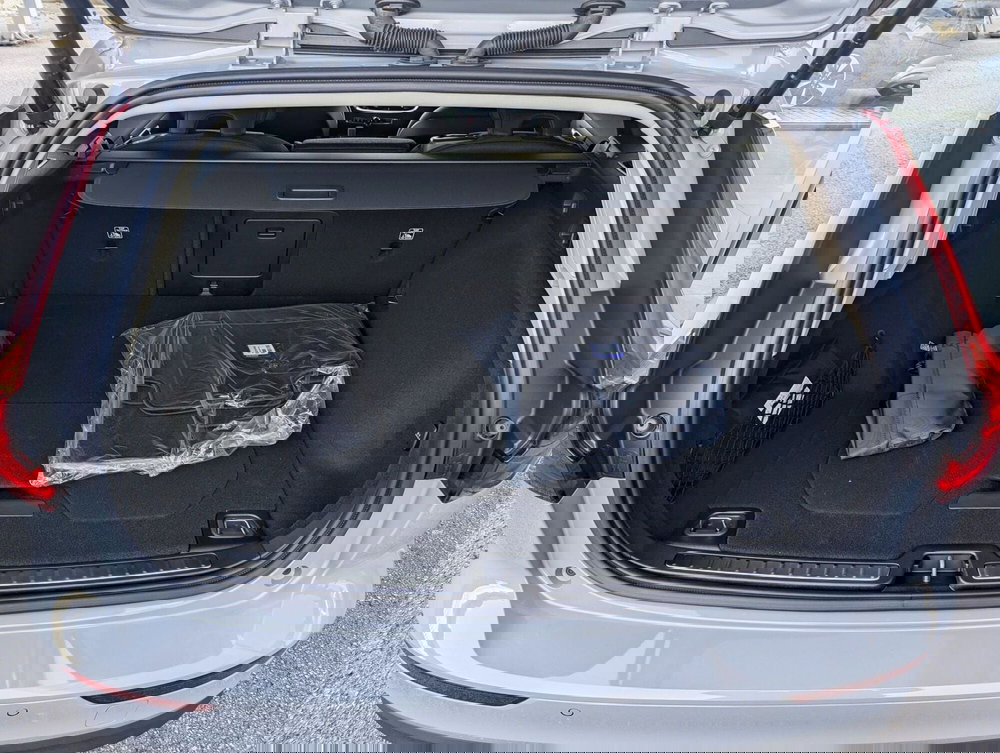 Volvo V60 nuova a Pescara (11)