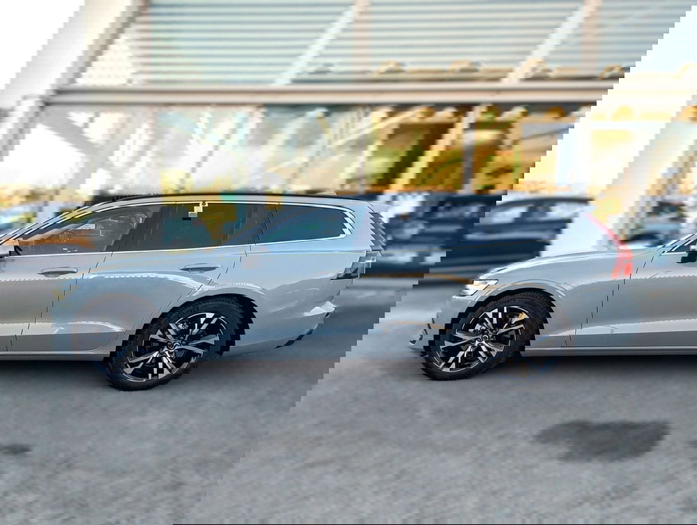Volvo V60 nuova a Pescara (3)