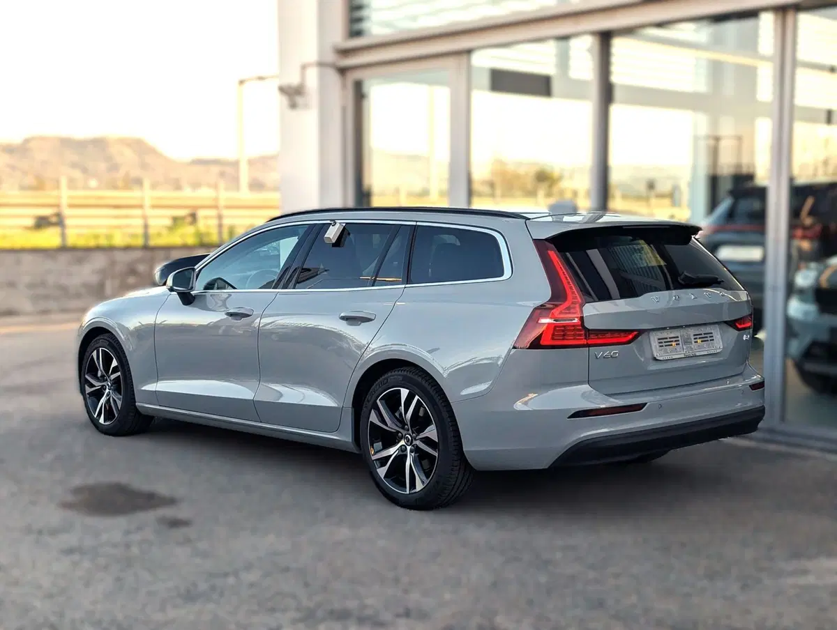 Volvo V60 nuova a Pescara (4)