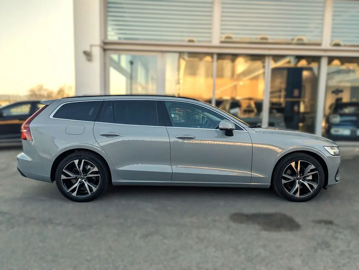 Volvo V60 nuova a Pescara (5)