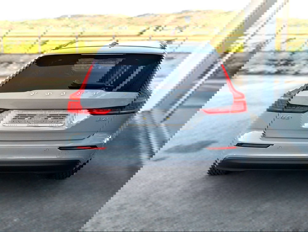 Volvo V60 nuova a Pescara (6)