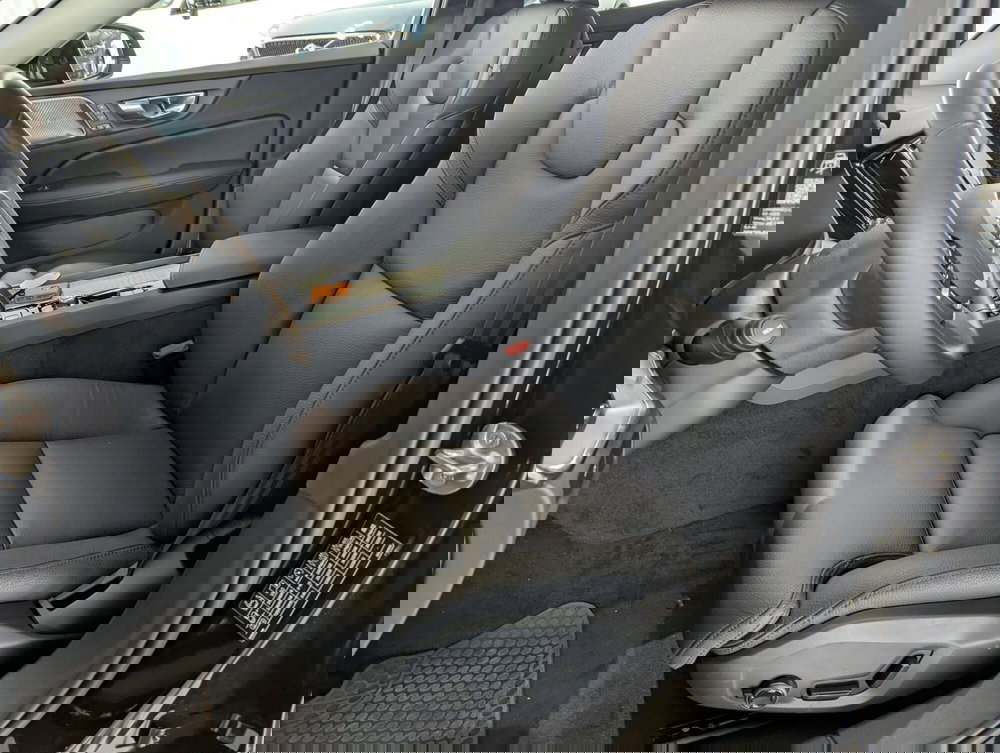 Volvo V60 nuova a Pescara (6)