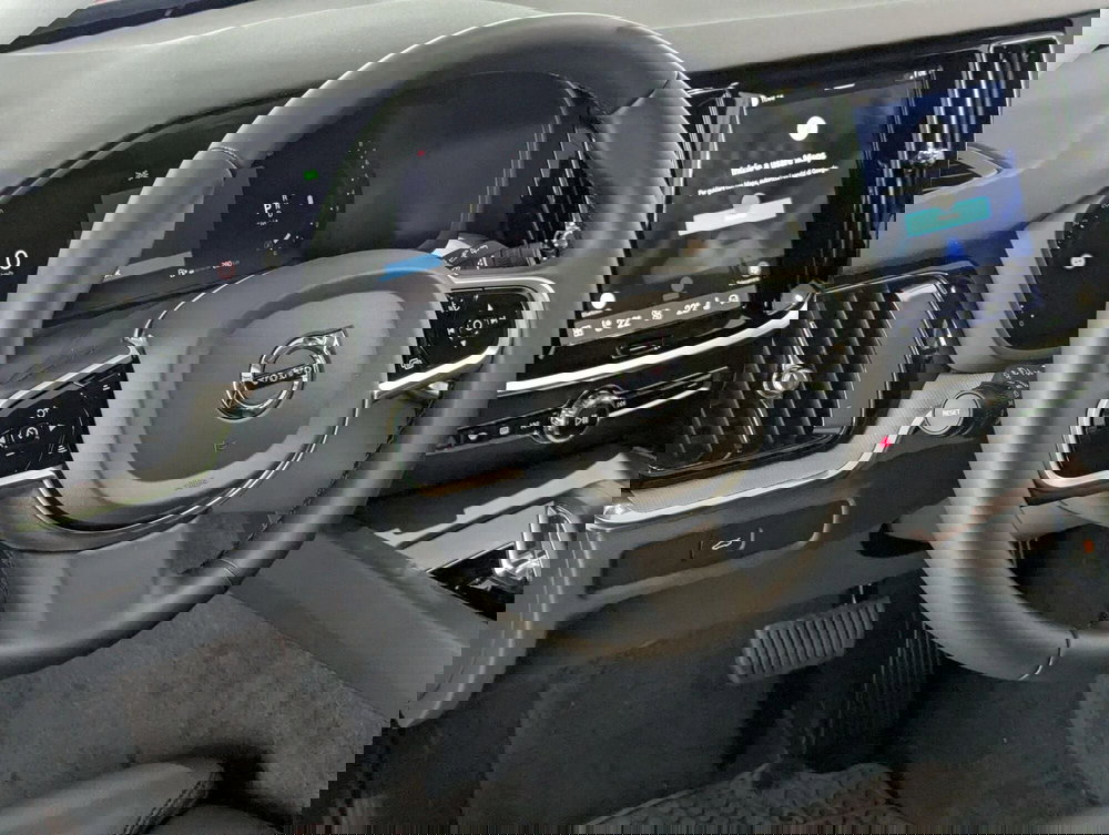 Volvo V60 nuova a Pescara (7)