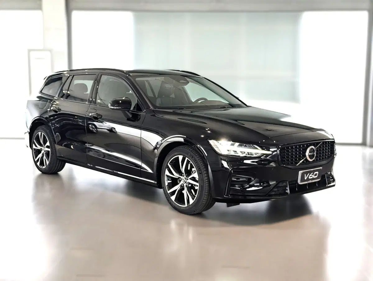 Volvo V60 nuova a Pescara (2)