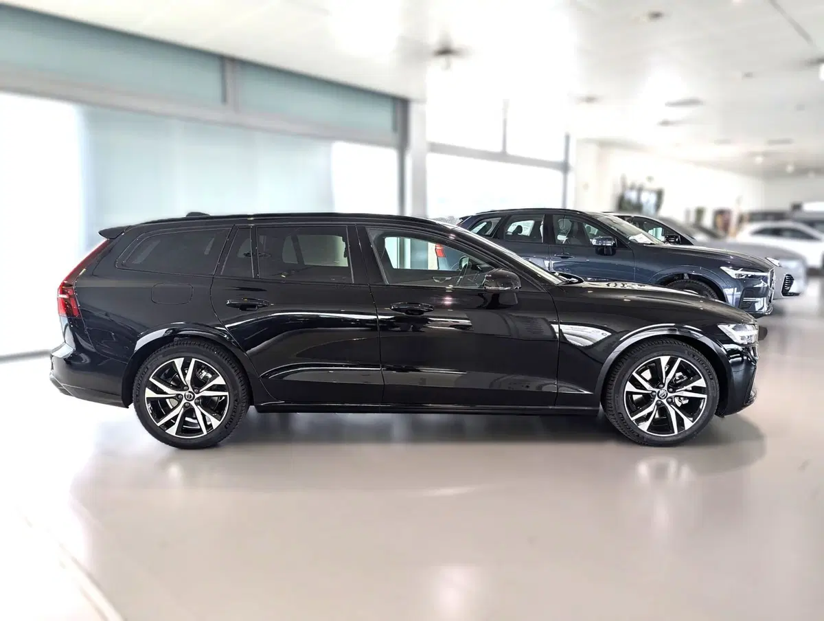 Volvo V60 nuova a Pescara (3)