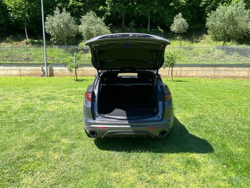 Alfa Romeo Stelvio usata a Salerno (12)