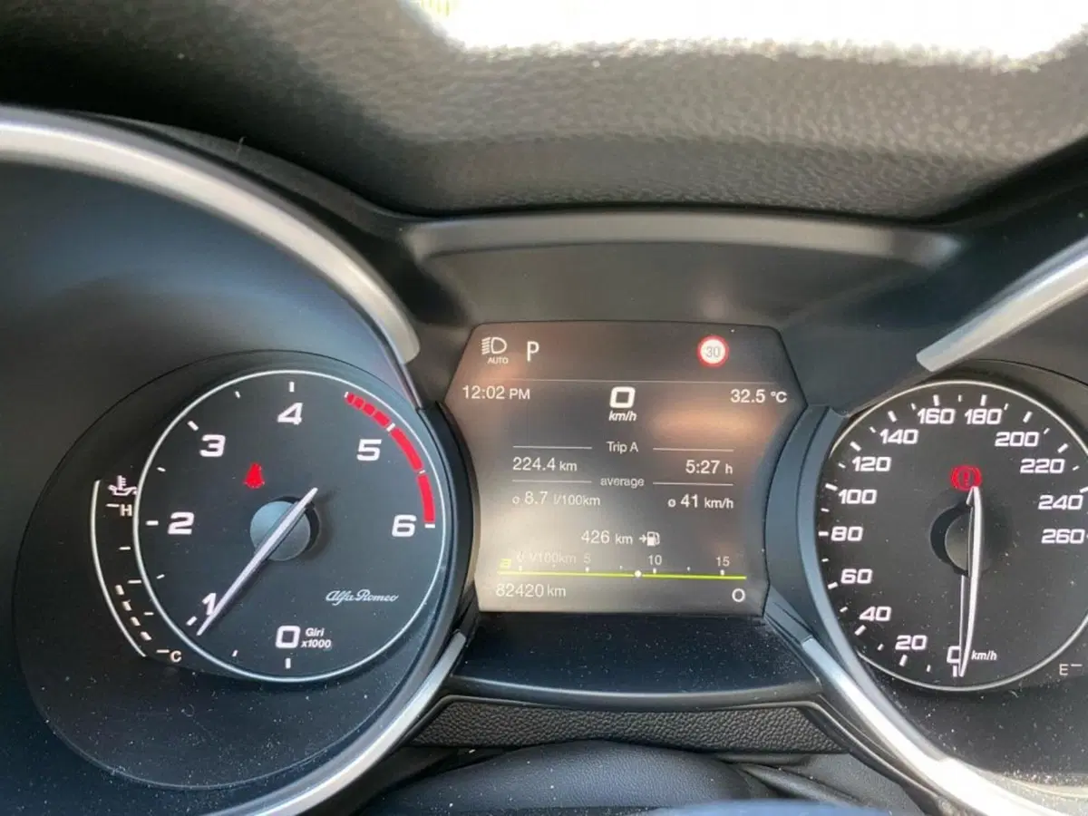 Alfa Romeo Stelvio usata a Salerno (20)