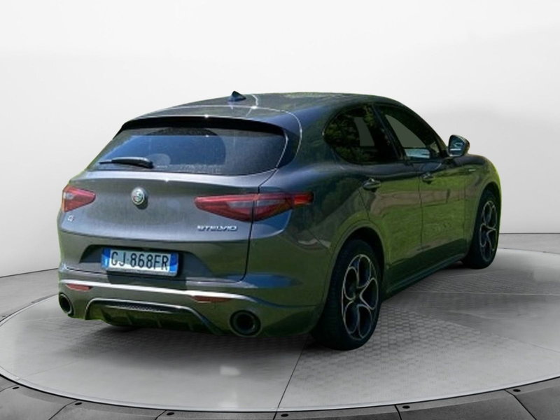 Alfa Romeo Stelvio usata a Salerno (3)