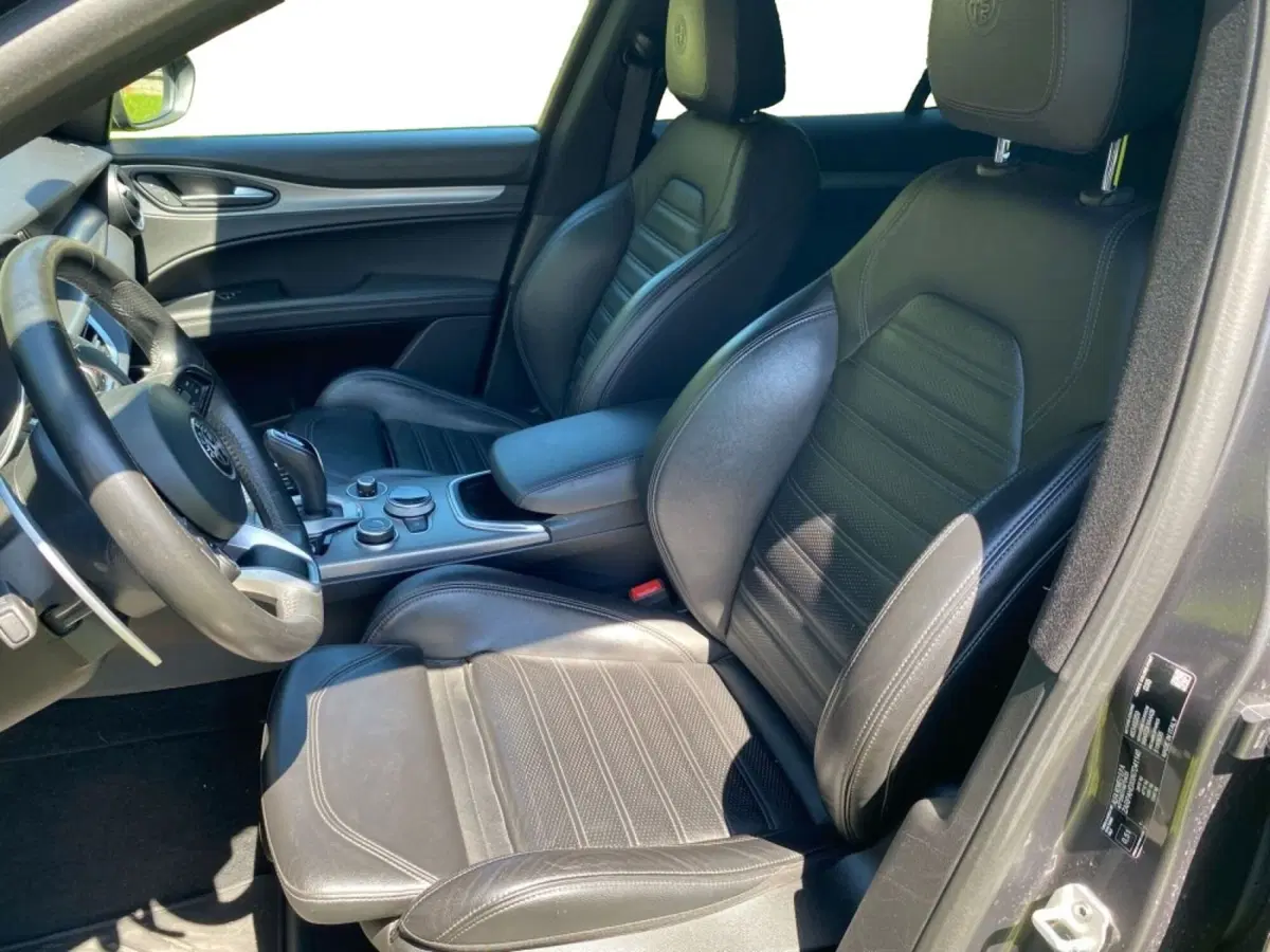 Alfa Romeo Stelvio usata a Salerno (6)
