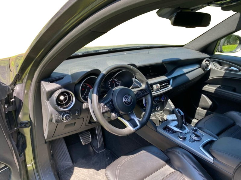 Alfa Romeo Stelvio usata a Salerno (8)