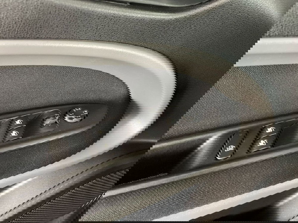 Jeep Avenger usata a Prato (19)