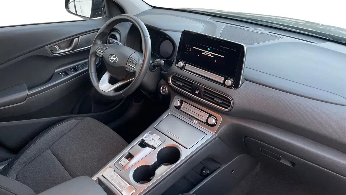 Hyundai Kona usata a Varese (10)