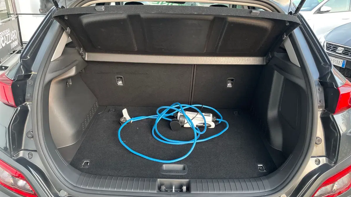Hyundai Kona usata a Varese (9)