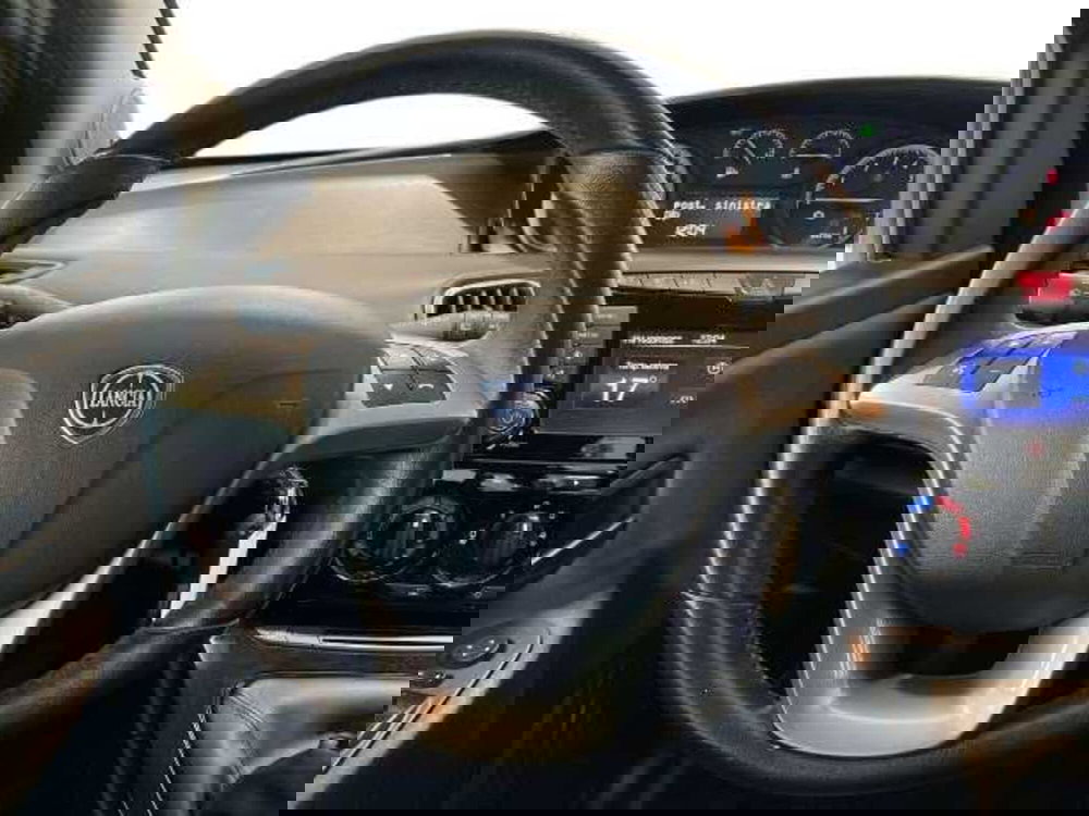 Lancia Ypsilon usata a Pistoia (10)