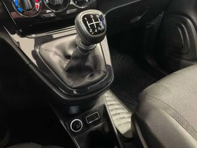 Lancia Ypsilon usata a Pistoia (17)