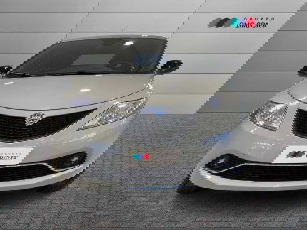 Lancia Ypsilon usata a Pistoia (2)