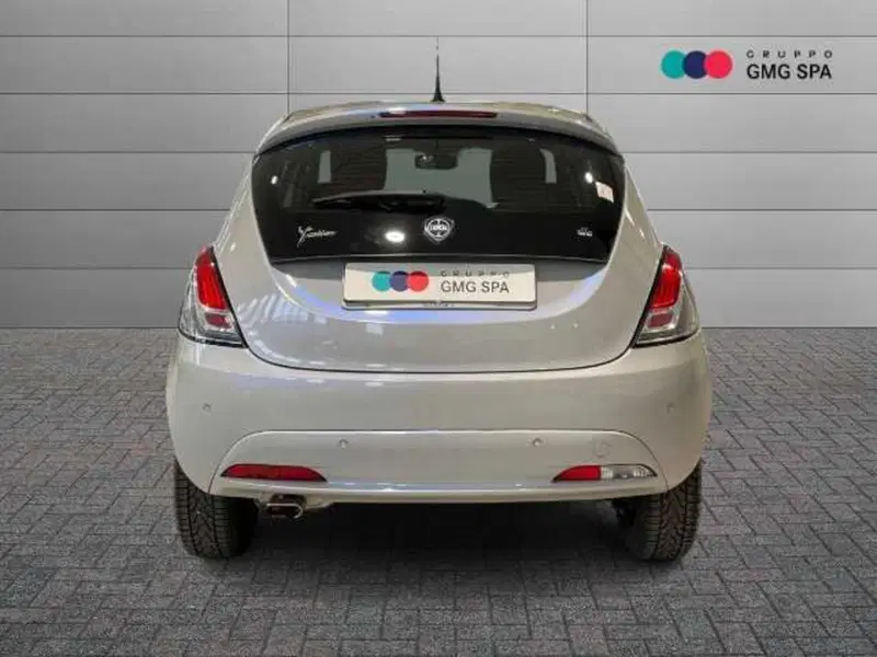 Lancia Ypsilon usata a Pistoia (4)
