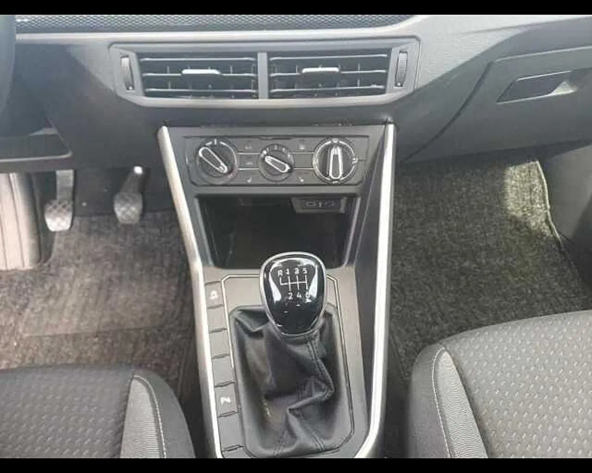 Volkswagen Taigo usata a Venezia (16)