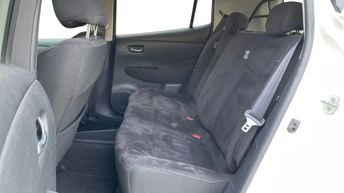 Nissan Leaf usata a Varese (12)