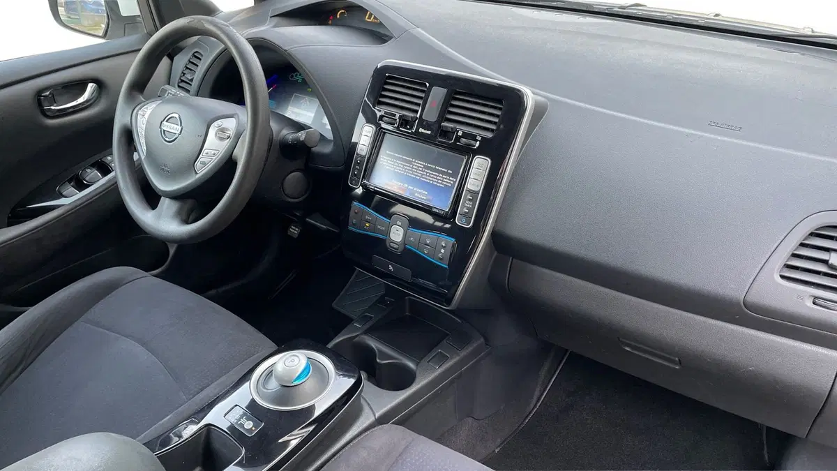 Nissan Leaf usata a Varese (5)
