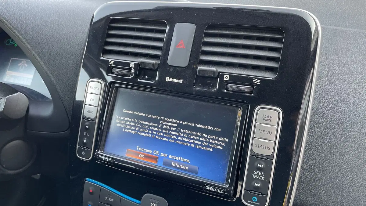 Nissan Leaf usata a Varese (6)
